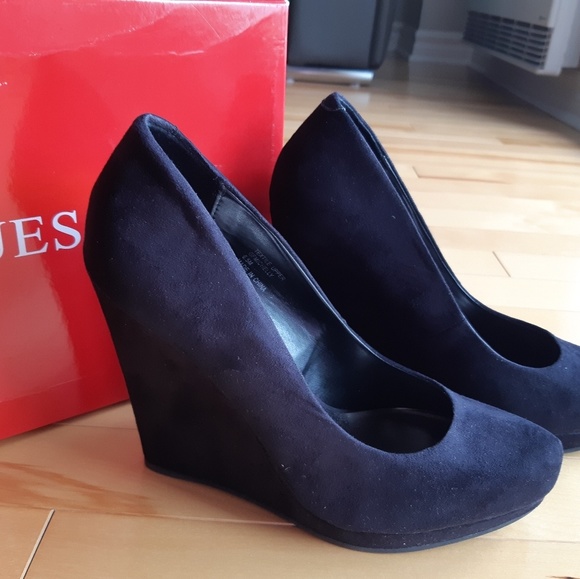 Guess Shoes - Guess black wedge shoe - size 6.5